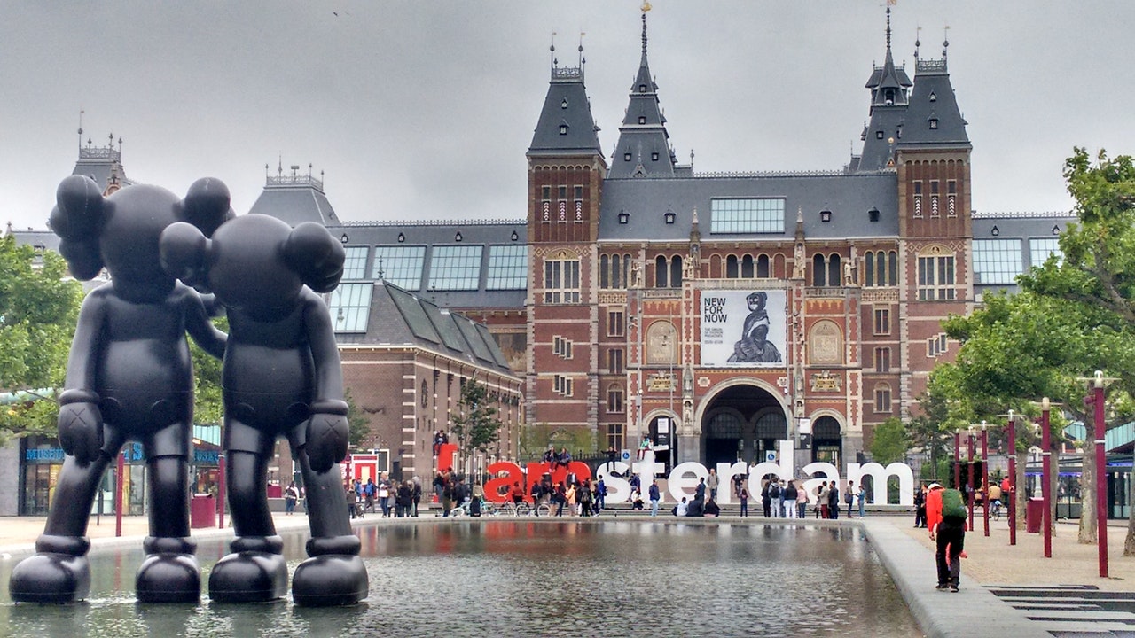statue a amsterdam